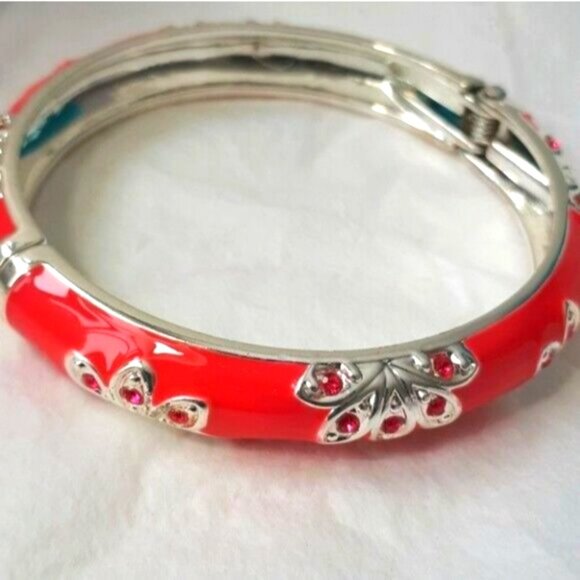 AVON | Globalista Bangle Bracelet - Pink - Picture 2 of 4